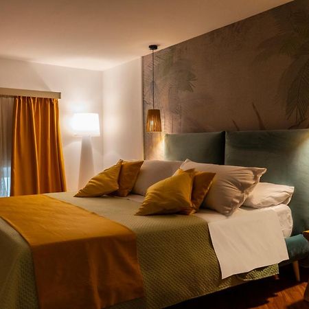 Two Rooms Chiaia 37 Napoli Eksteriør billede