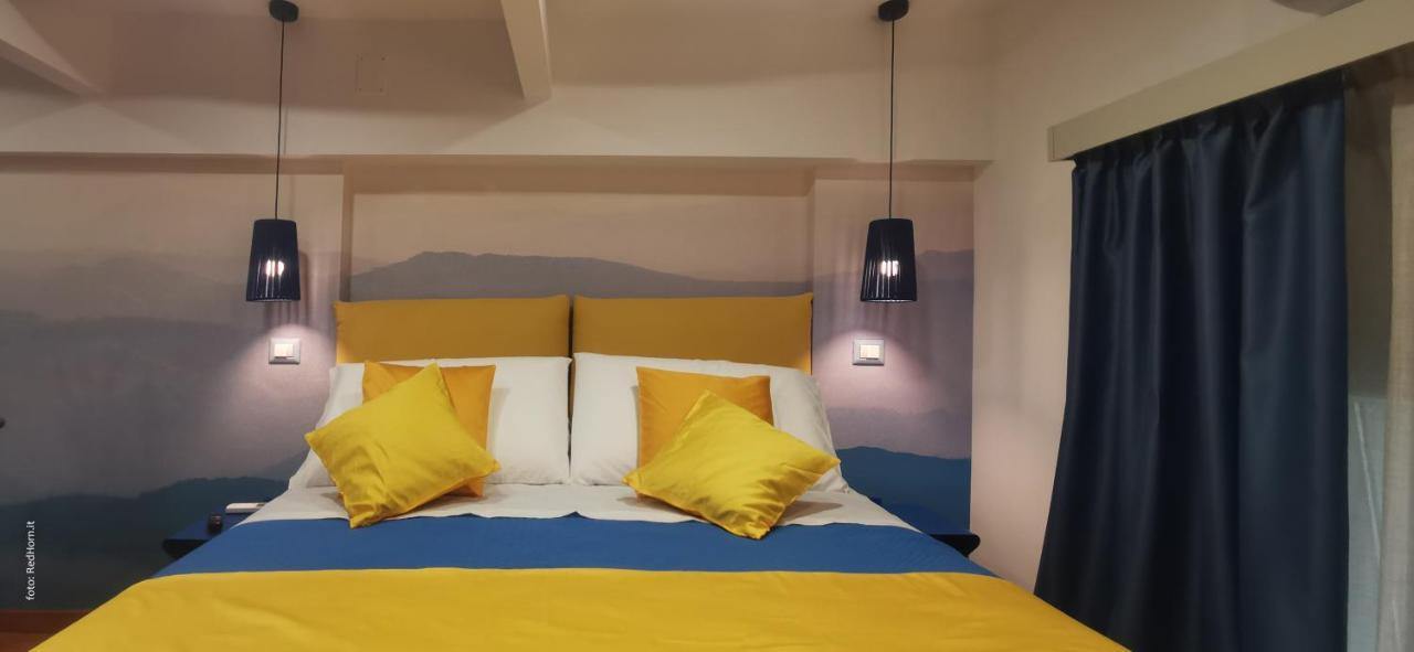 Two Rooms Chiaia 37 Napoli Eksteriør billede